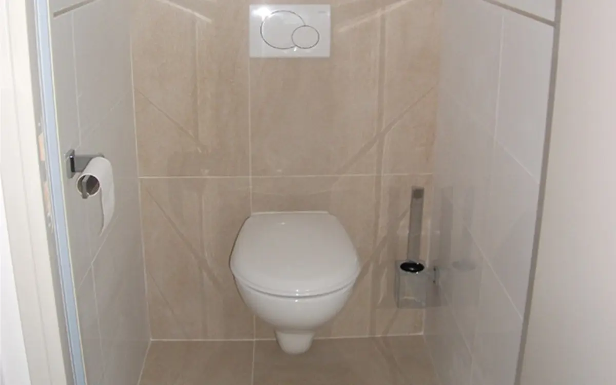 Habillage de coffre de WC suspendu